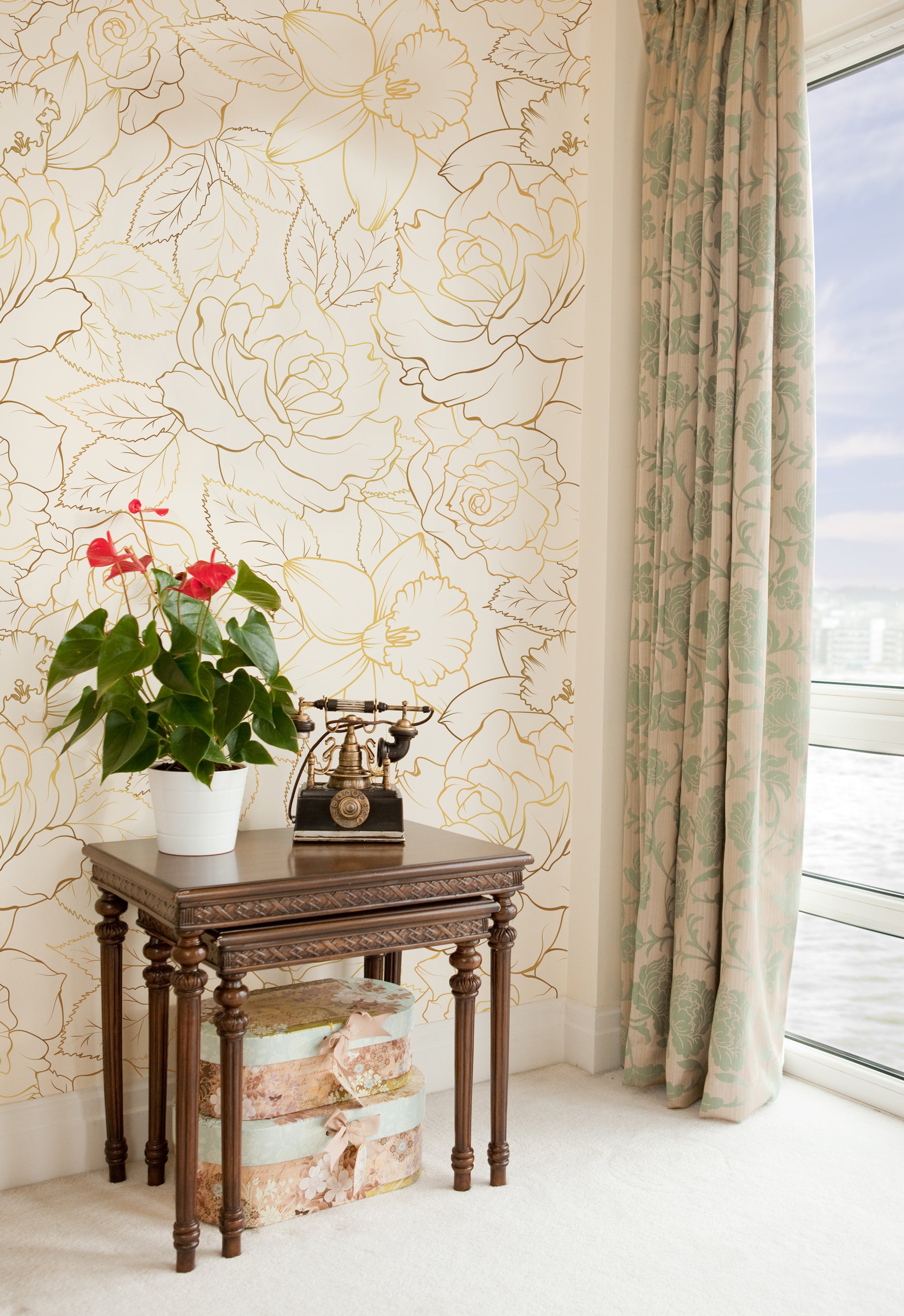 Zarif Altın Çiçekler